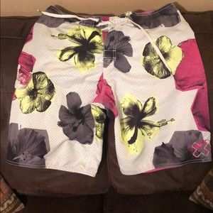 Men’s Quicksilver swimtrunks size 32